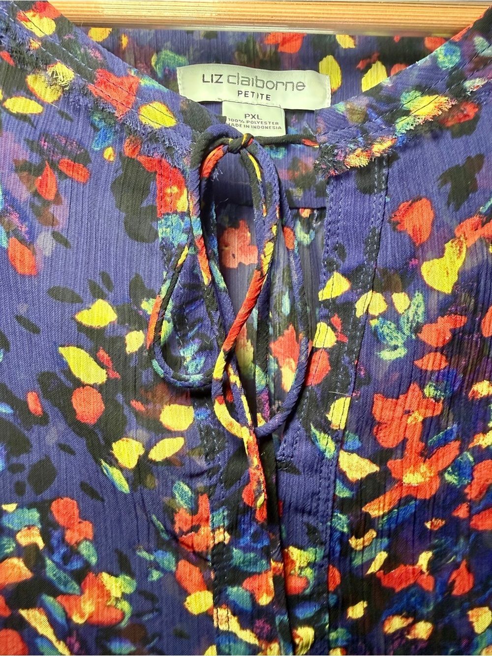 Liz Claiborne Women's Petite Purple Multicolor Floral Cap-Sleeve Sheer Blouse Si - Picture 4 of 5